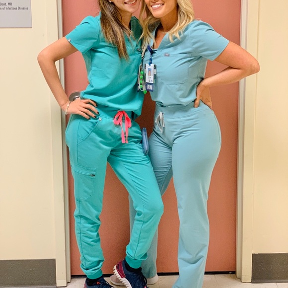 FIGS (Wearfigs) Surgical Green set - Picture 7 of 7